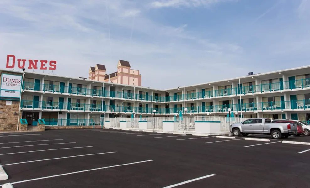 Dunes Court hotel detail image 2