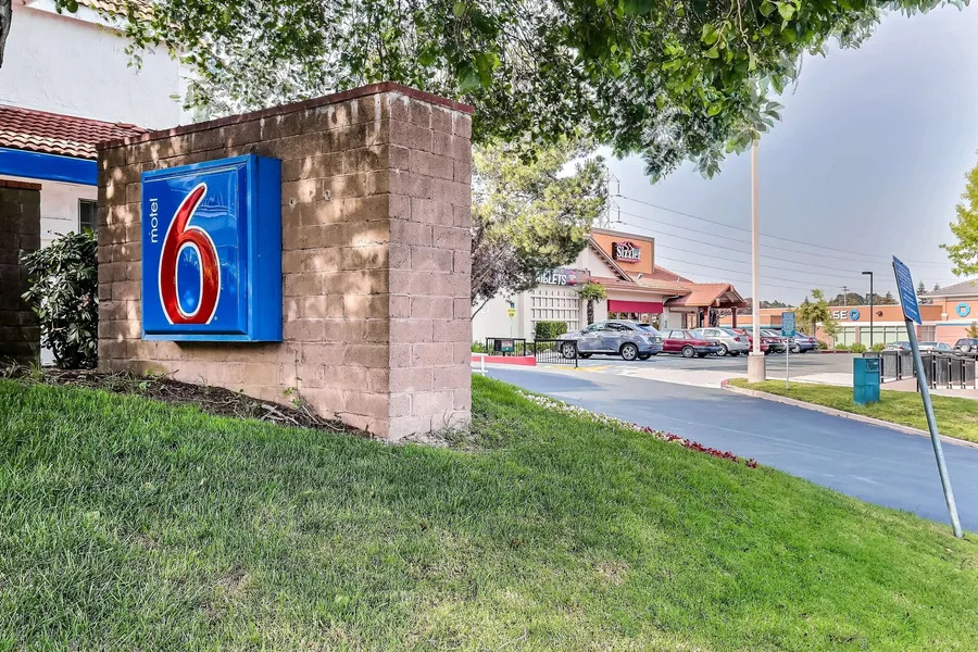 Motel 6 Pinole, CA hotel detail image 2