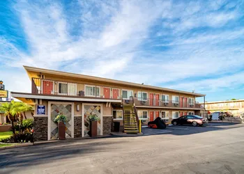 Friendly Hills Inn - Whittier, Los Angeles hotel thumbnail 4