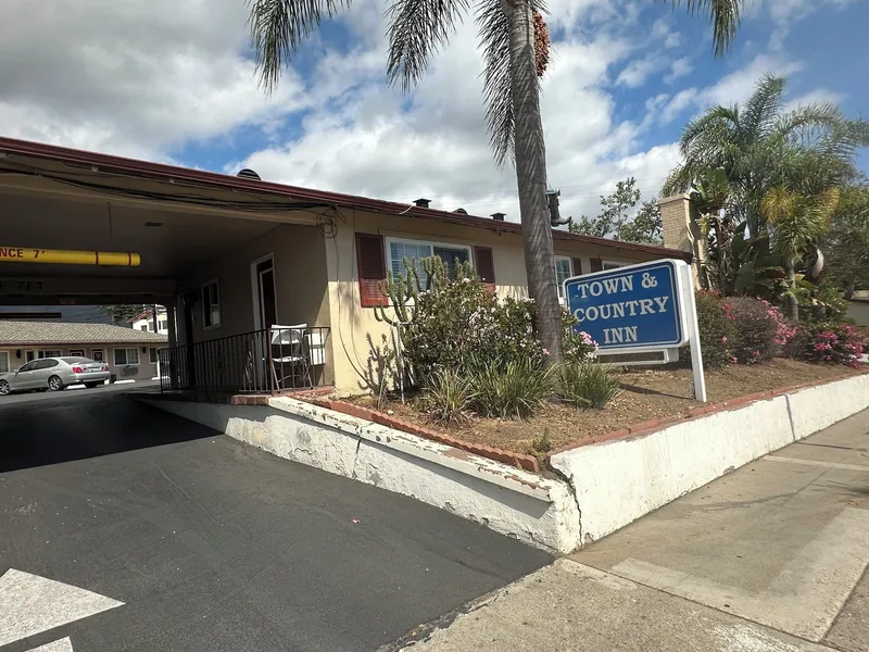 Town and Country Inn hotel detail image 6