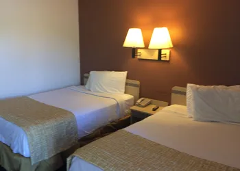 Travelodge by Wyndham Raton hotel thumbnail 8