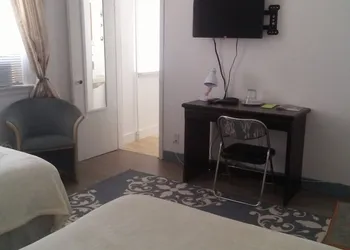 Chameleon Hotel hotel thumbnail 6