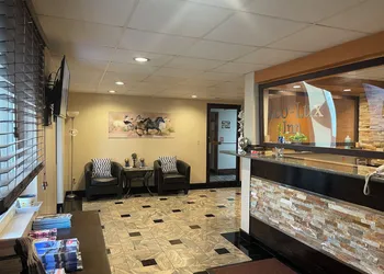 Eco-Lux Inn hotel thumbnail 7