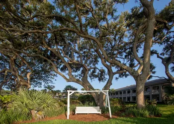 The Beachview Club hotel thumbnail 2