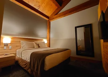Timberland Inn hotel thumbnail 6
