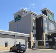 La Quinta Inn & Suites by Wyndham Rochester Mayo Clinic S hotel detail image 4