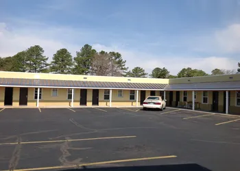 Budget Inn hotel thumbnail 2
