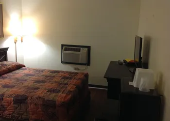 Budget Inn hotel thumbnail 4