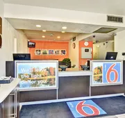 Motel 6 Pittsburgh - Crafton hotel detail image 7