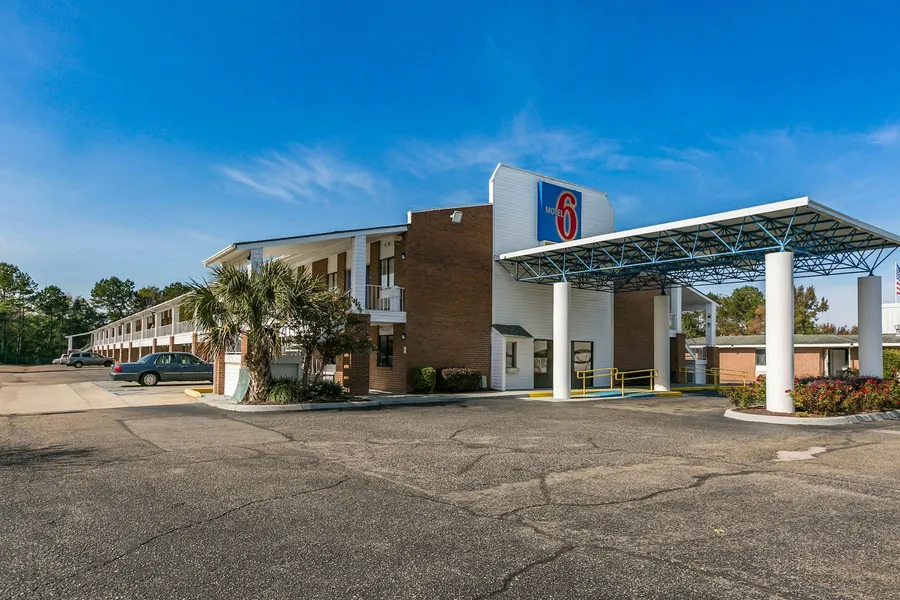 Motel 6 Dothan, AL hotel detail image 2