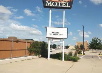 Town House Motel hotel thumbnail 3
