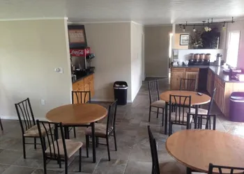 Town House Motel hotel thumbnail 7