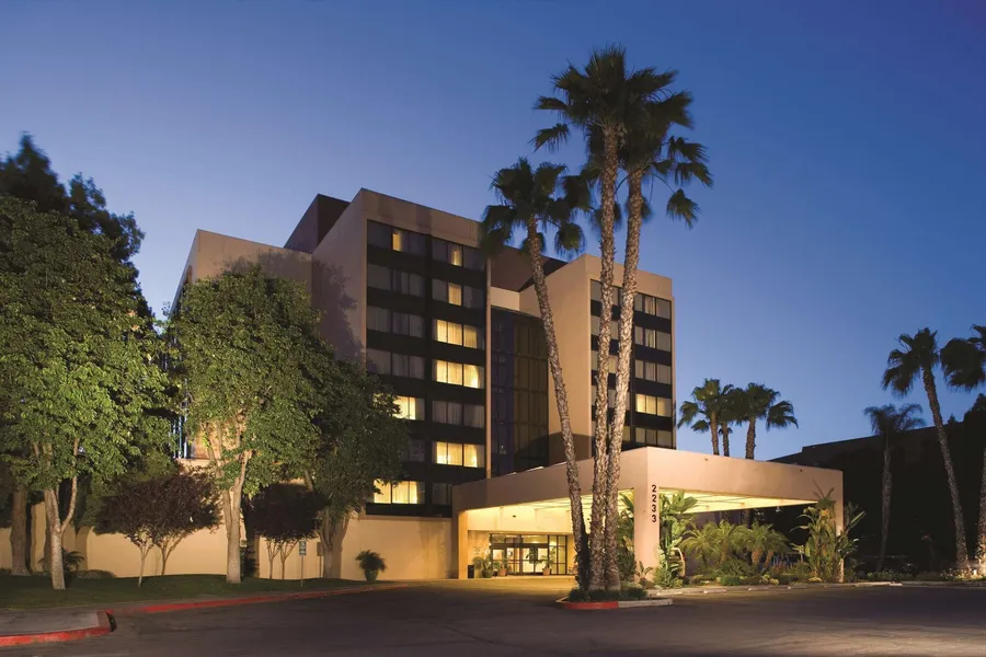 DoubleTree by Hilton Fresno Convention Center hotel detail image 2