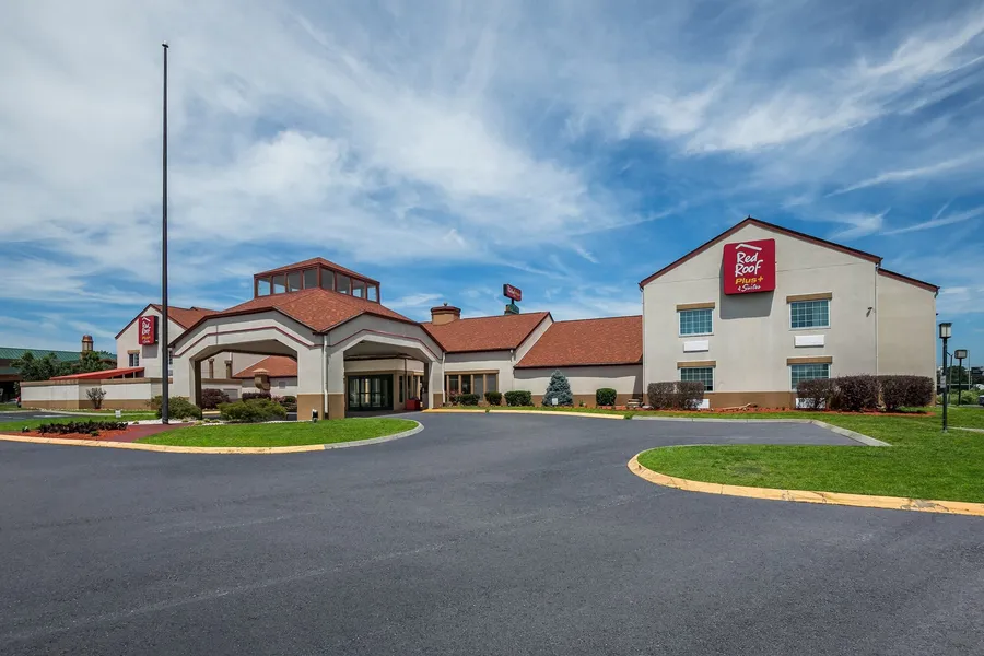 Red Roof Inn PLUS+ & Suites Knoxville West-Cedar Bluff hotel detail image 2