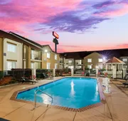 Red Roof Inn PLUS+ & Suites Knoxville West-Cedar Bluff hotel detail image 4