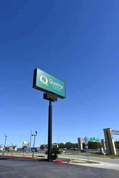 Quality Inn & Suites I-35 near Frost Bank Center hotel detail image 6