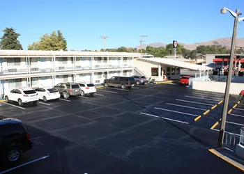 Holiday Motel hotel thumbnail 2