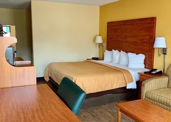 Coachman's Inn hotel thumbnail 5