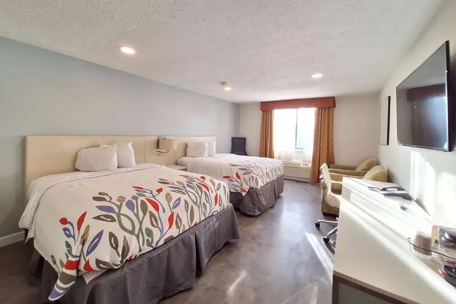 Travelodge by Wyndham Indianapolis Speedway hotel detail image 6