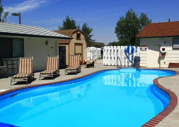 Sunrise Motor Inn hotel thumbnail 2