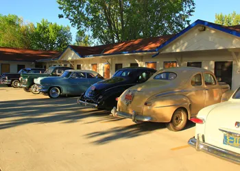 Sunrise Motor Inn hotel thumbnail 3