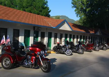 Sunrise Motor Inn hotel thumbnail 5