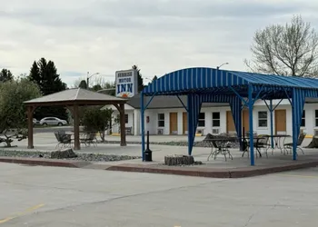 Sunrise Motor Inn hotel thumbnail 6