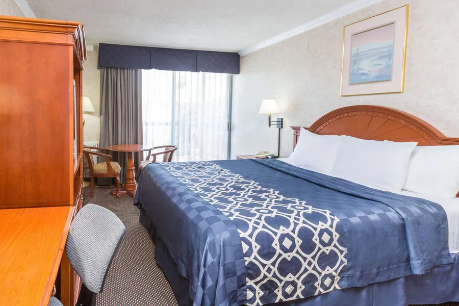 Days Inn by Wyndham Los Angeles LAX Airport/Stadium Area hotel detail image 6