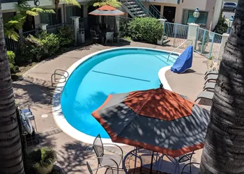 Tarzana Inn hotel thumbnail 2