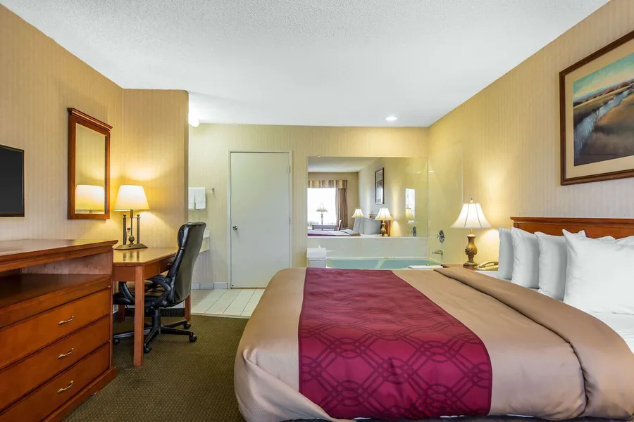Econo Lodge Inn & Suites Riverside - Corona hotel detail image 6