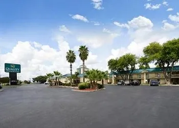 Quality Inn & Suites Near Fort Sam Houston hotel thumbnail 2