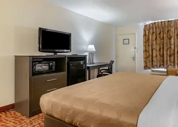 Quality Inn At Town Center hotel thumbnail 7