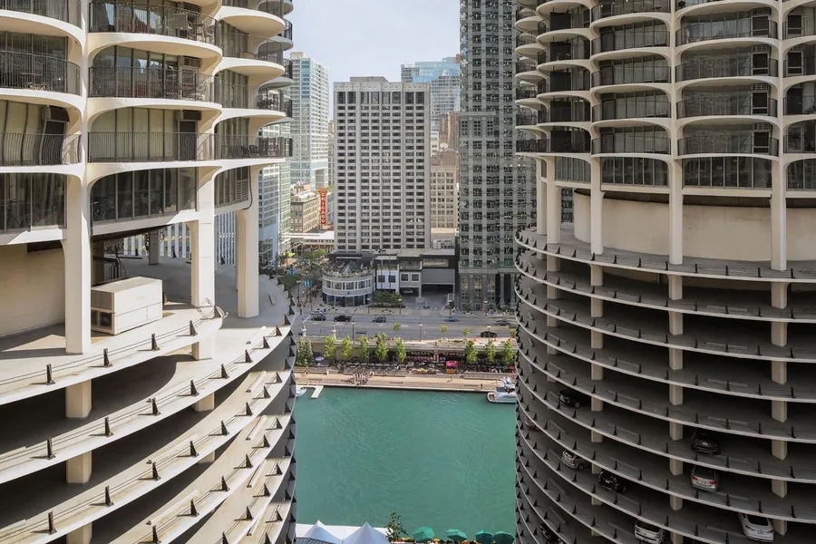 Hotel Chicago Downtown, Autograph Collection by Marriott hotel detail image 2