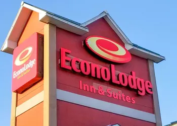 Econo Lodge Inn & Suites East Houston I-10 hotel thumbnail 5