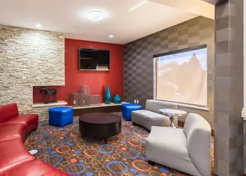 Econo Lodge Inn & Suites East Houston I-10 hotel thumbnail 8