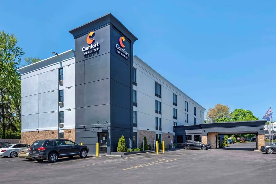 Comfort Inn & Suites Liverpool - Syracuse North hotel detail image 2