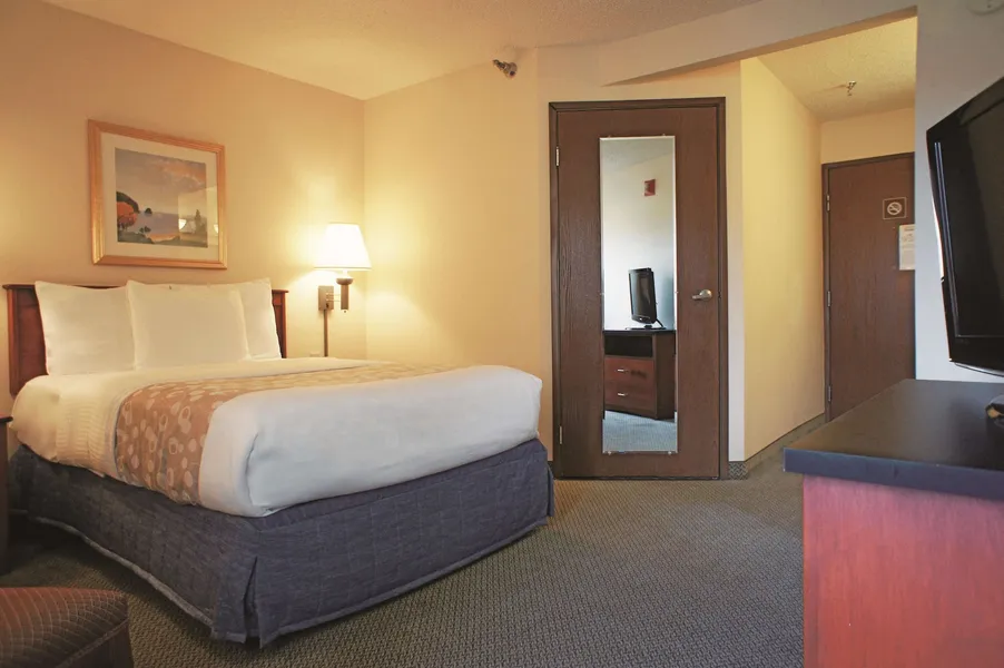 La Quinta Inn & Suites by Wyndham El Paso West Bartlett hotel detail image 6