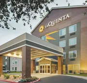 La Quinta Inn & Suites by Wyndham Austin Round Rock hotel detail image 3