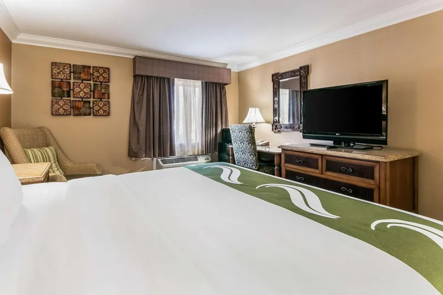 Quality Inn & Suites hotel detail image 2