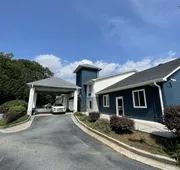 Clarion Pointe-Dillard near Blue Ridge Mountains hotel detail image 3