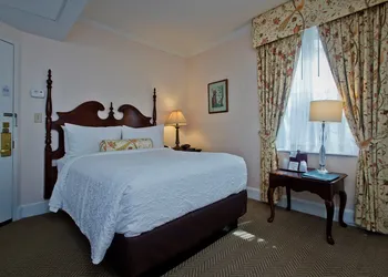 Hotel Northampton hotel thumbnail 6