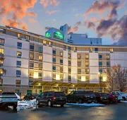 La Quinta Inn & Suites by Wyndham Boston Somerville hotel detail image 3