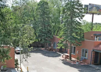 Rainbow Lodge and Inn hotel thumbnail 3