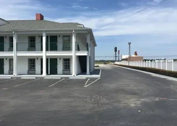 Jameson Inn Douglas hotel thumbnail 6