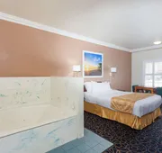 Days Inn & Suites by Wyndham South Gate hotel detail image 3