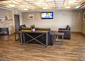 Lakeview Inns & Suites - Brandon hotel thumbnail 3