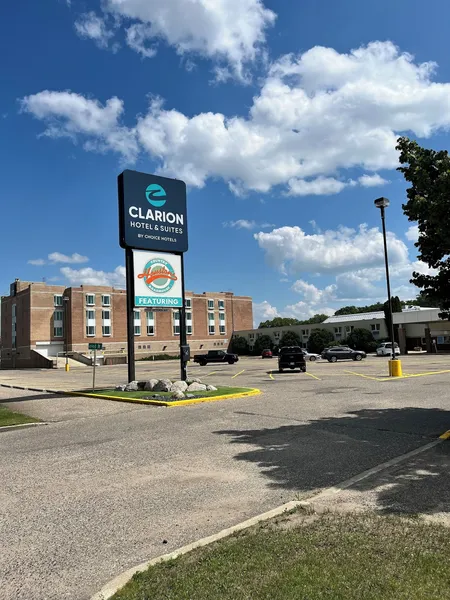 Clarion Hotel & Suites hotel detail image 2