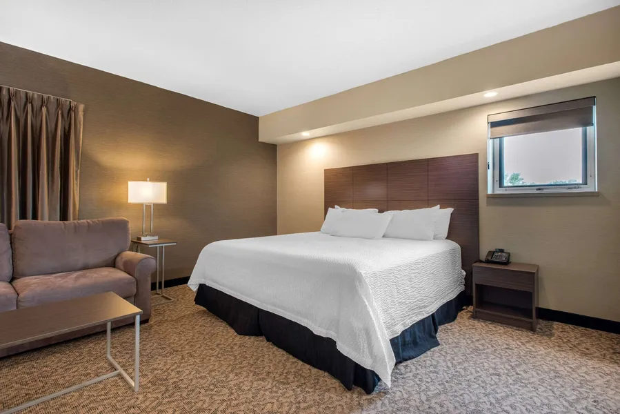 Clarion Hotel & Suites hotel detail image 6