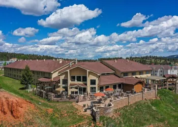 Woodland Country Lodge hotel thumbnail 2