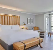 The Inn at Saratoga, Tapestry Collection by Hilton hotel detail image 5